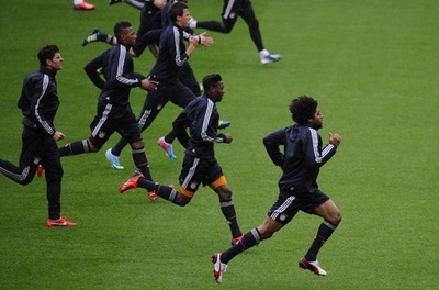 決勝を前にバイエルンとドルトムントが最終調整、欧州CL