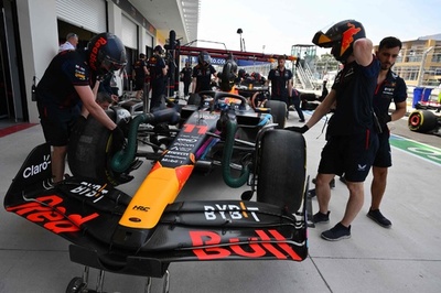 レッドブル代表、フェルスタッペンとペレスの「パラノイア」阻止に苦心