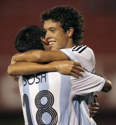 18歳のアルゼンチン人ストライカーがチェルシー移籍へ