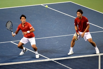 日本はフランスに完敗、3戦連続のストレート負け デ杯