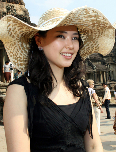 2006ミス韓国のHoney Leeさん アンコールワットを訪問 - カンボジア