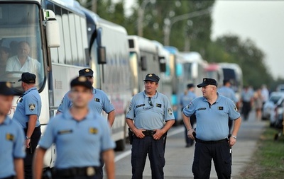 クロアチア、移民をハンガリー国境にバスで輸送