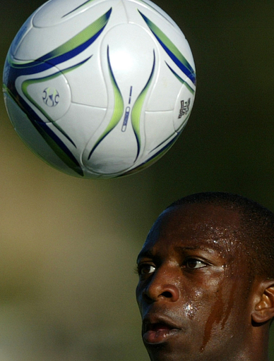 ハンブルガーSV フェイエノールトからカステレンを獲得