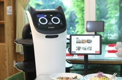 スープをこぼさず安定して歩く…韓国の食堂従業員、人じゃなかった