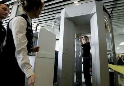 体の線が透けて見えるボディースキャナー、豪空港で試験運用