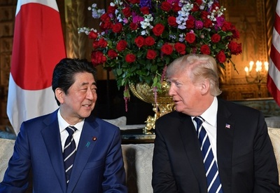 トランプ氏、安倍首相と会談 米朝間の直接接触認める