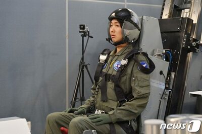 目の前が真っ暗、あっという間に気絶…韓国記者が体験した「地球重力の6倍」(中)