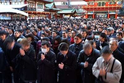 仕事始めに商売繁盛を祈願、神田明神