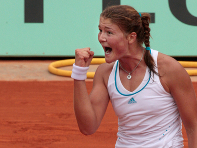 サフィナ クズネツォワをストレートで退けて決勝進出