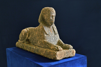 伊警察、2000年前のスフィンクス像を押収 密輸目的の盗品か