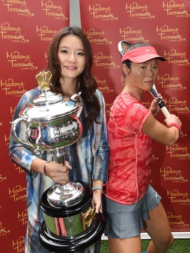李娜が2人？全豪オープンの会場に蝋人形が登場