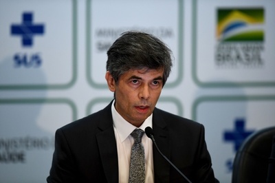 ブラジル保健相が辞任、コロナ対策で大統領と対立 就任から数週間
