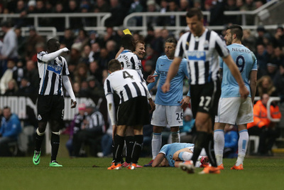 シティのナスリがひざを負傷、長期欠場の可能性も