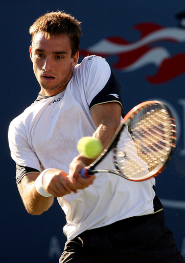 トロイキ コールシュライバーの棄権で3回戦へ