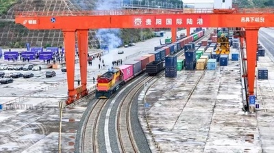 中国鉄道 動力リチウム電池の初の大規模運搬