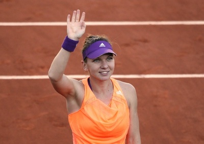 ハレプがストレート勝ち、シャラポワとの決勝へ 全仏オープン