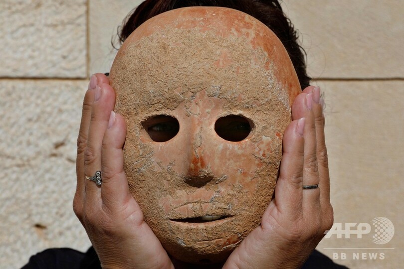 9000年前の希少な石の仮面、イスラエル考古学庁が公開