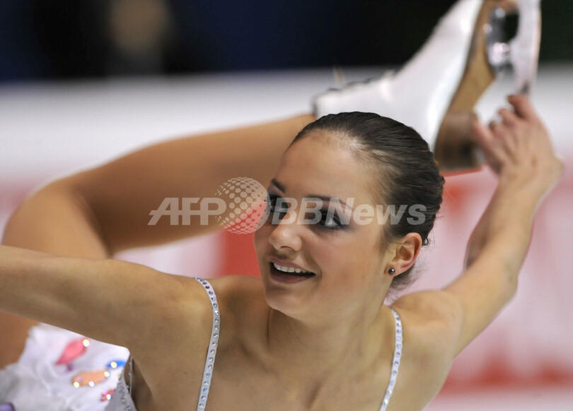 コストナー 欧州選手権連覇へ好スタート
