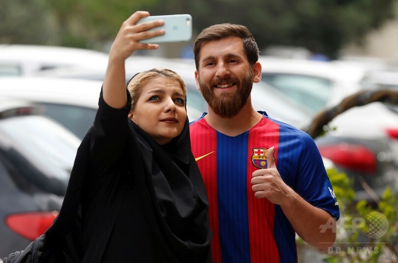 「メッシ似」で人生に転機、イラン人学生