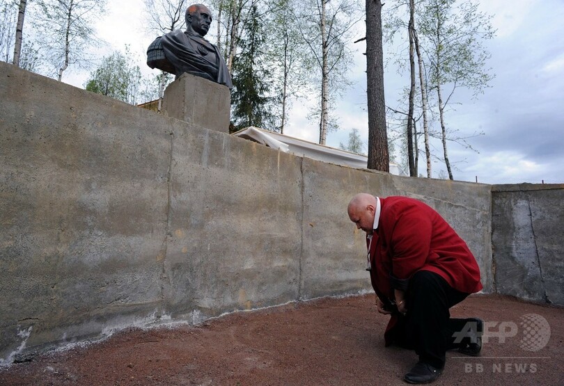 プーチン大統領の胸像を公開、ローマ皇帝のような姿 ロシア