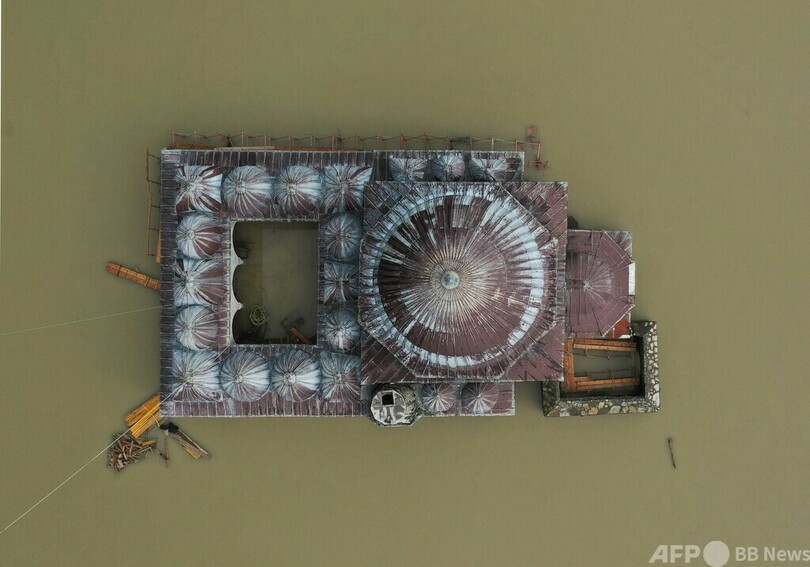アルバニア北西部で水害、モスクも浸水
