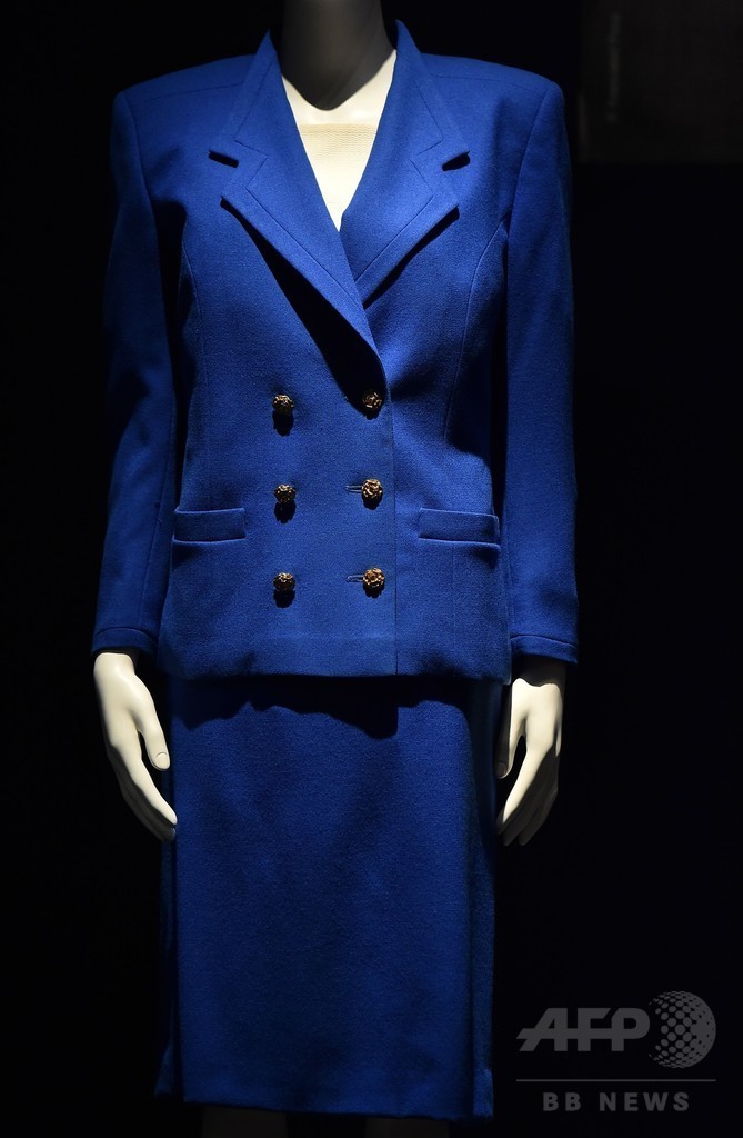 サッチャー元英首相ゆかりの品々公開、15日競売へ ロンドン