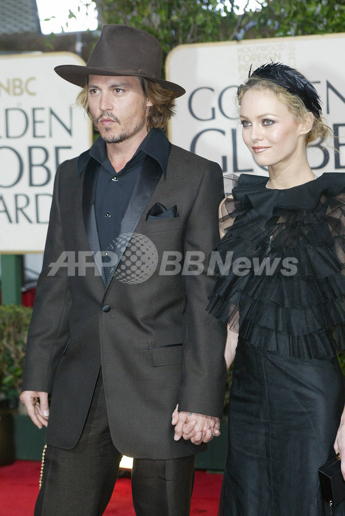 ジョニー・デップ、V・パラディと破局