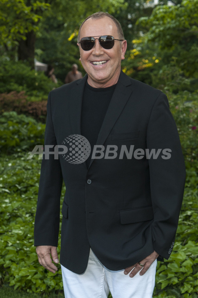 マイケル・コース、ファッション工科大学クチュール協会賞を受賞