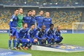 サッカー欧州チャンピオンズリーグ、グループG第6節、ディナモ・キエフ対マッカビ・テルアビブFC。試合前の写真撮影に臨むマッカビ・テルアビブFCの選手（2015年12月9日撮影）。(c)AFP/SERGEI SUPINSKY