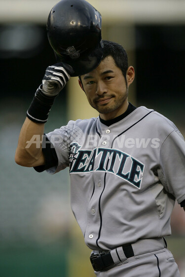 イチロー レンジャーズ戦で日米通算3000本安打達成 写真7枚 国際