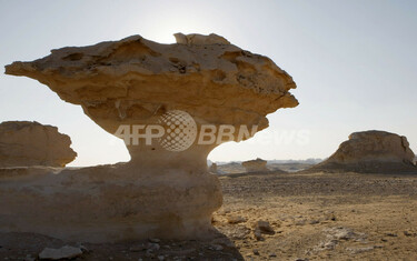 白砂漠の奇岩「Inselbergs」 写真4枚 国際ニュース：AFPBB News