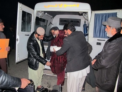 結婚式への砲撃、軍が発射 アフガニスタン当局者