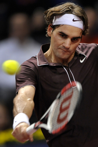 フェデラー チウディネリをストレートで下し決勝進出、スイス・インドア