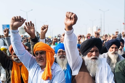 電波塔1600基超が破損 農業新法反対デモの標的か 印