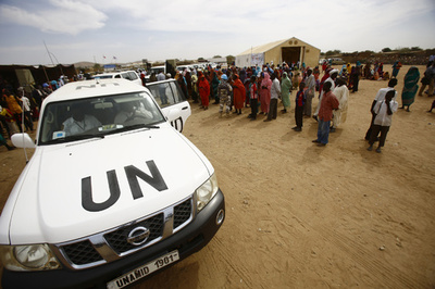 デモ参加者らWFP事務所などに乱入、金銭盗み車を破壊 スーダン・南ダルフール州