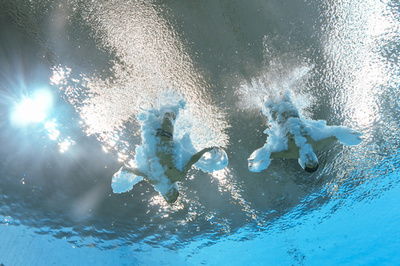 【今日の1枚】カメラが捉えたシンクロ飛び込み、東京五輪