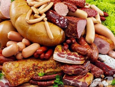 北朝鮮で増えるロシア製ソーセージなどの食肉加工品…ロシアでも北朝鮮産ビールが流通拡大