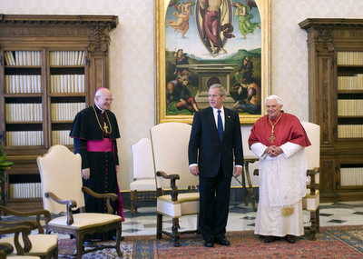 ブッシュ米大統領、ローマ法王ベネディクト16世と会談