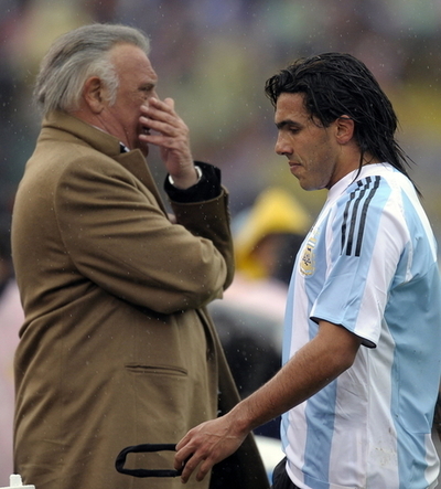 アルゼンチン ホームでパラグアイと引き分け首位浮上ならず