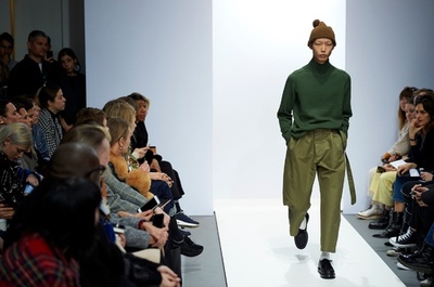 ニット帽やベレー帽でアクセント、「マーガレット・ハウエル」18/19年秋冬コレクション