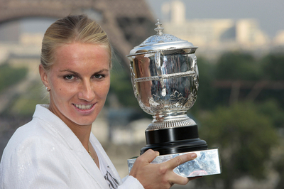 クズネツォワがサフィナを破り初優勝、全仏オープン