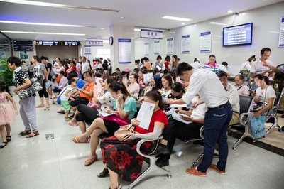 ウィーチャットペイで出入国手続き費用を支払い　北京