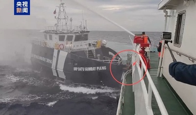 フィリピン公船が警告を無視し故意に中国海警船に衝突