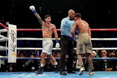 体重超過のガルシアが王者ヘイニーに勝利 3度のダウン奪う