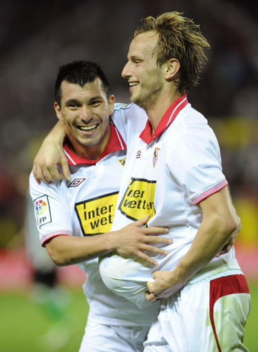 セビージャ、アンダルシア・ダービーで5得点挙げ圧勝