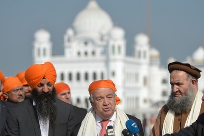 ポリオ予防接種チーム狙った爆弾攻撃、警察官1人死亡 パキスタン　