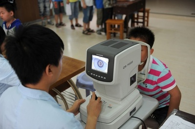 5割近くが重度の近視　中国・広州の小中学生