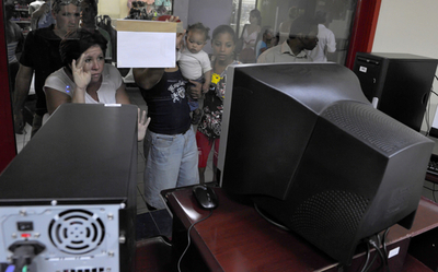 個人用パソコンの販売開始、キューバ