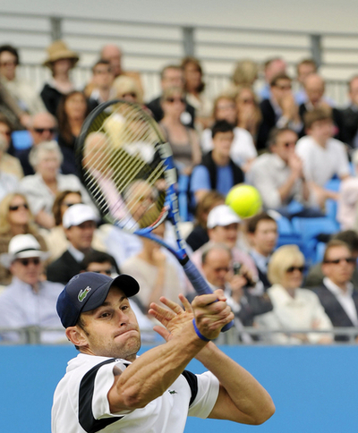 ロディック カルロビッチ下し準決勝進出、エイゴン選手権