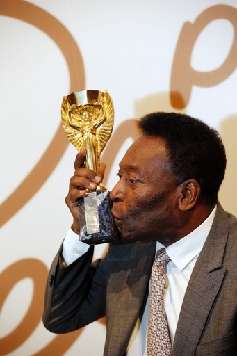 ペレ氏のジュール・リメ杯、競売で6000万円超え